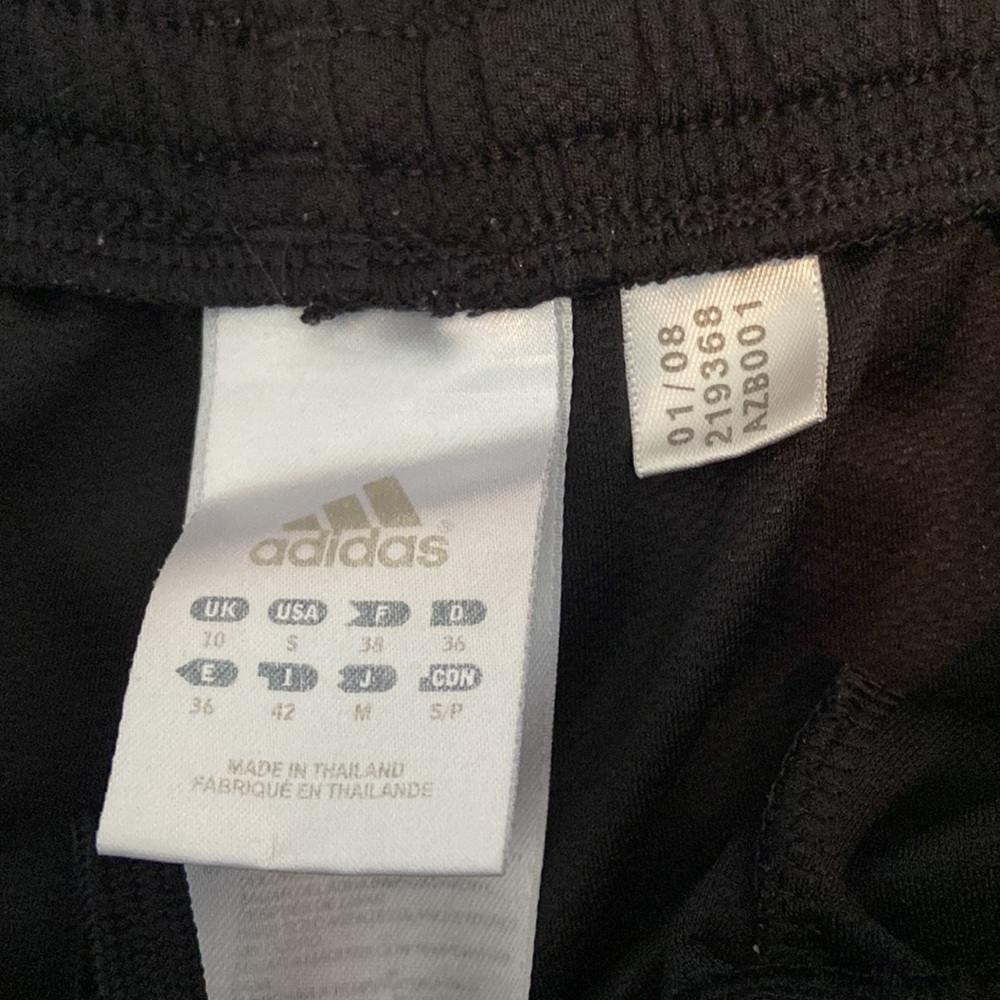 🌸ADIDAS Shorts - Picture 2 of 2